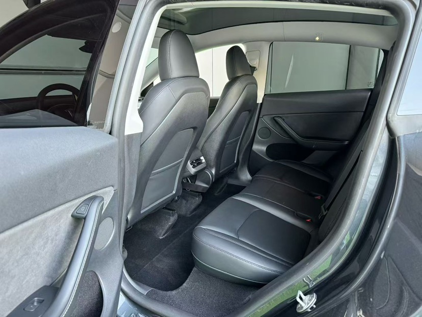 Tesla Model Y 2024 #7 Tesla Model Y 2024 car image #7