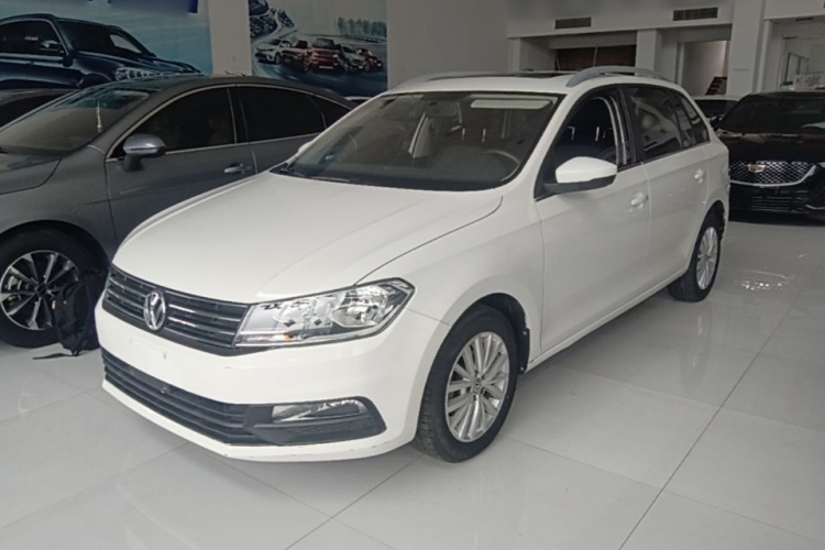 Volkswagen Santana 2019 car image #2