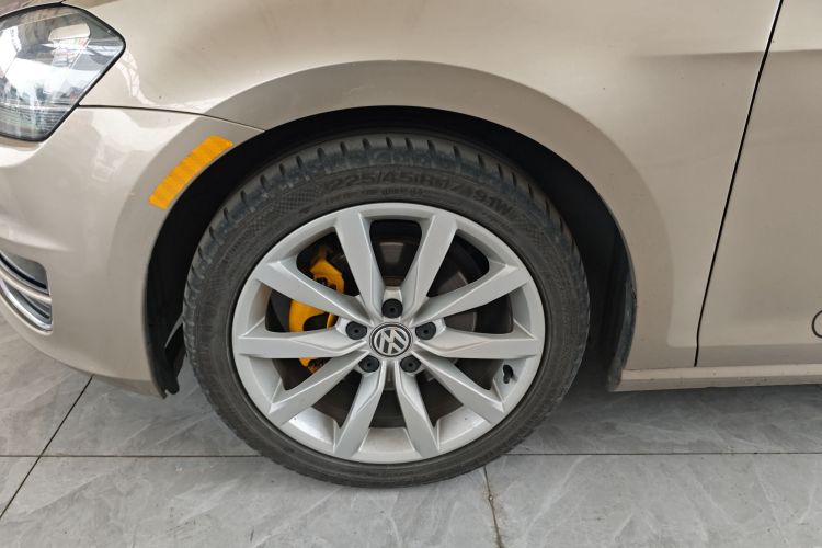 Volkswagen Golf 2015 car image #9