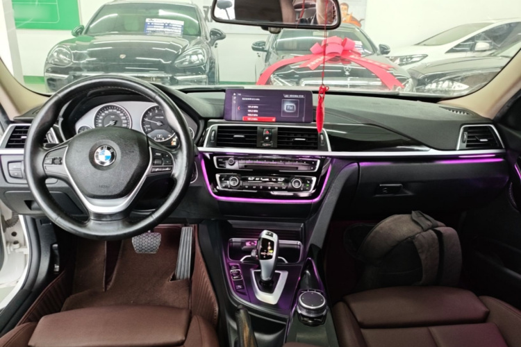 BMW 3 Series 2018 #10 BMW 3 Series 2018 car image #10