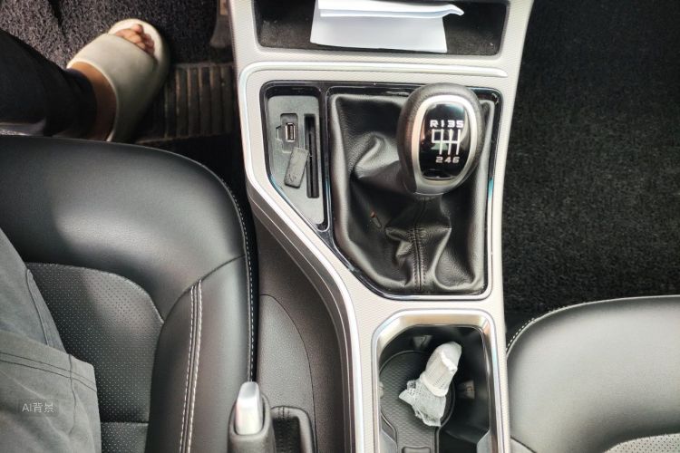 GEELY Emgrand GS 2018 car image #16