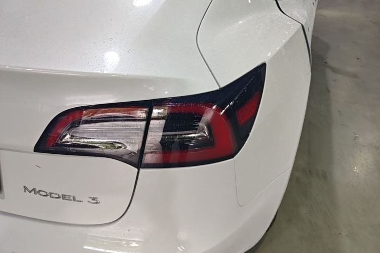 Tesla Model 3 2022 car image #8
