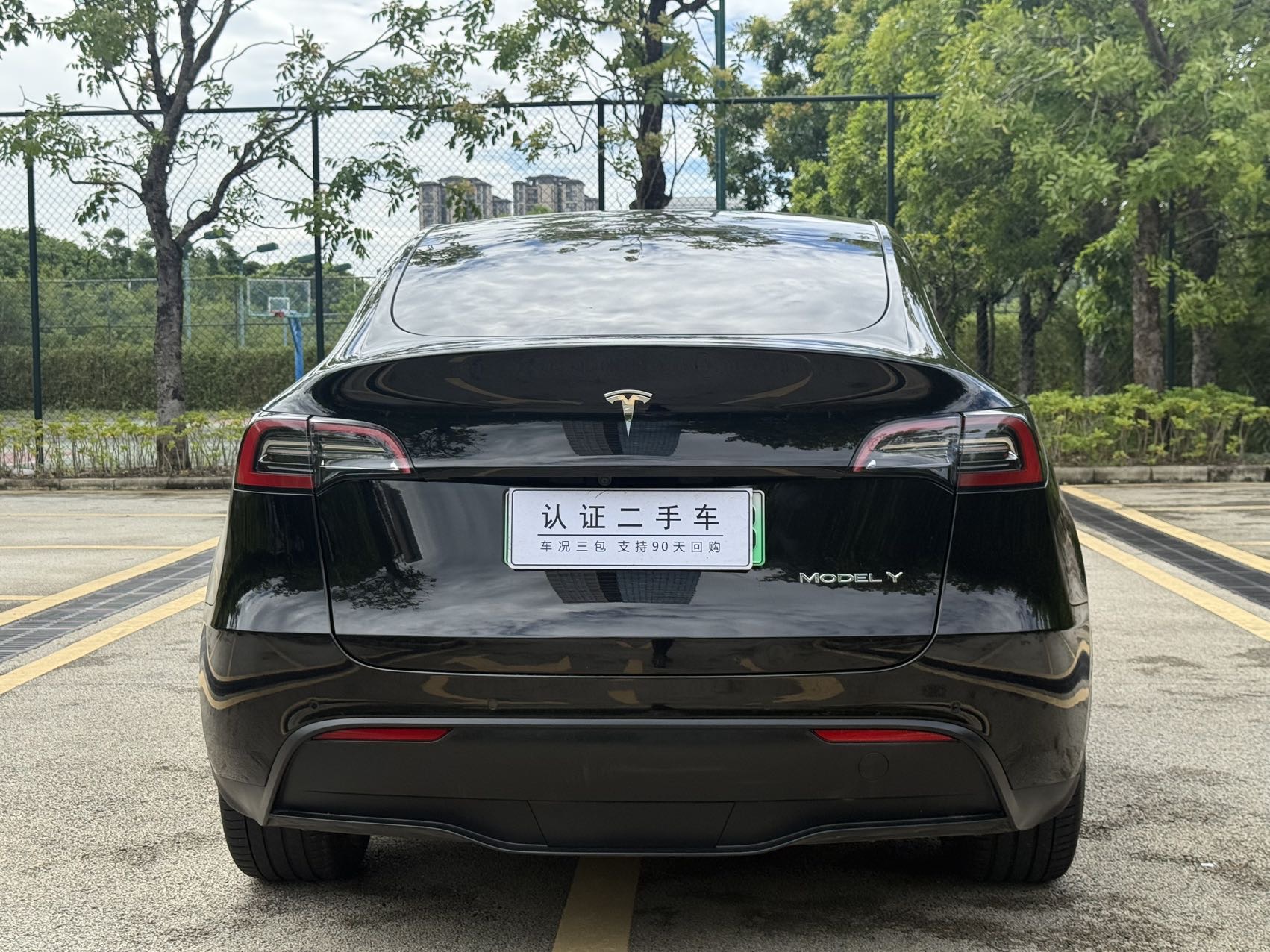Tesla Model Y 2024 #10 Tesla Model Y 2024 car image #10
