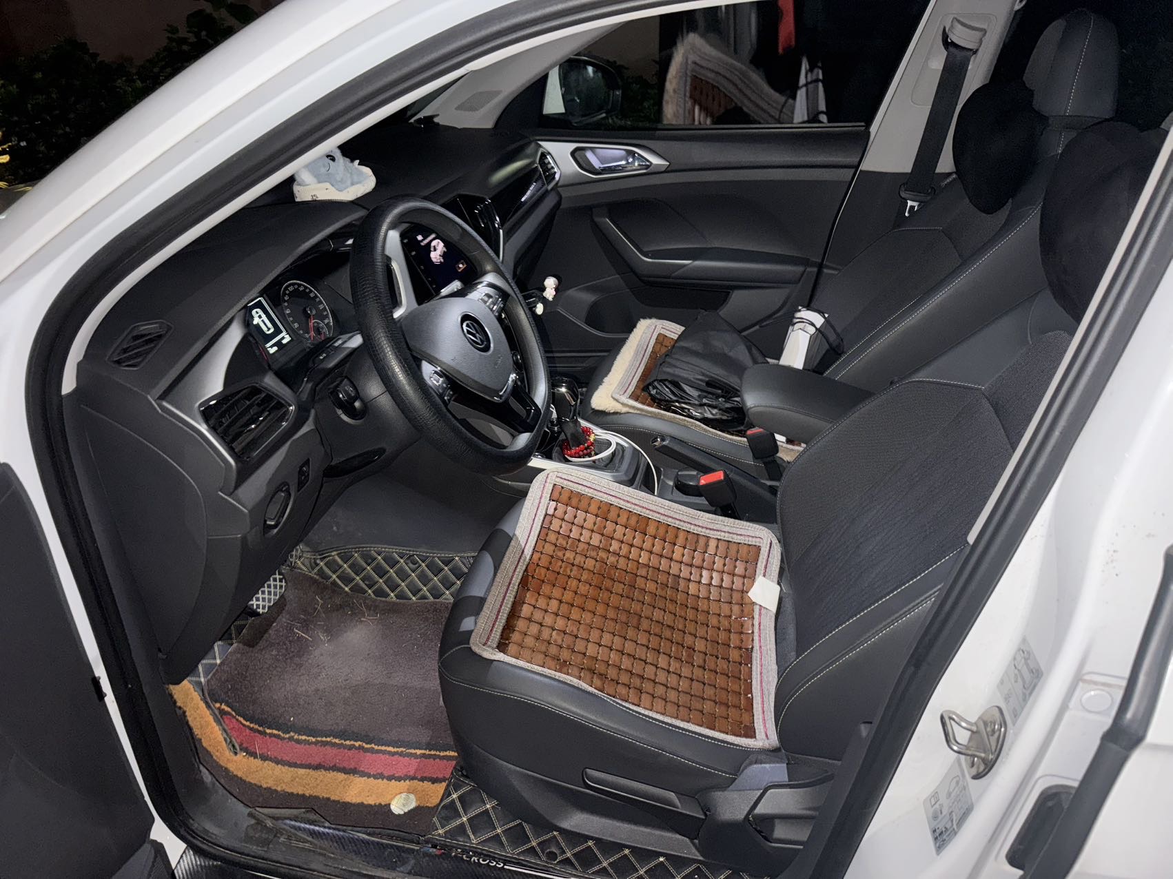 Volkswagen T-Cross 2021 #3 Volkswagen T-Cross 2021 car image #3