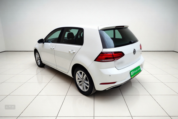 Volkswagen Golf 2018 car image #5