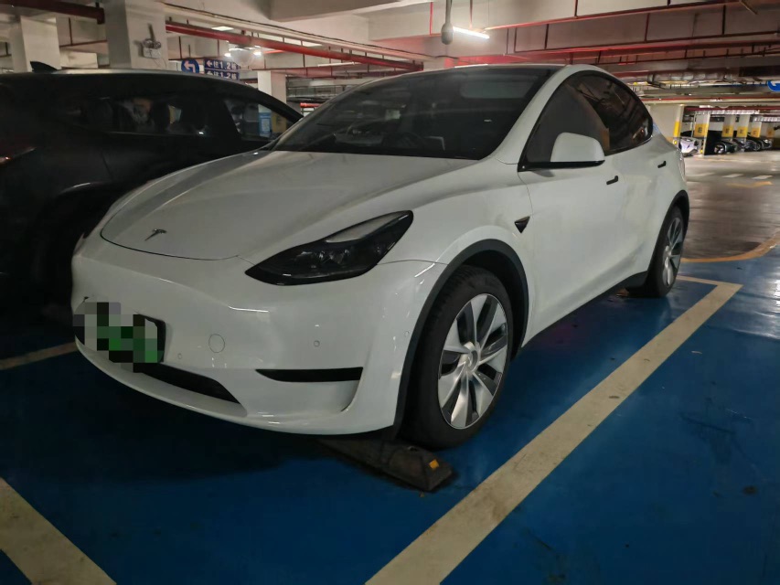 Tesla Model Y 2023 car image 