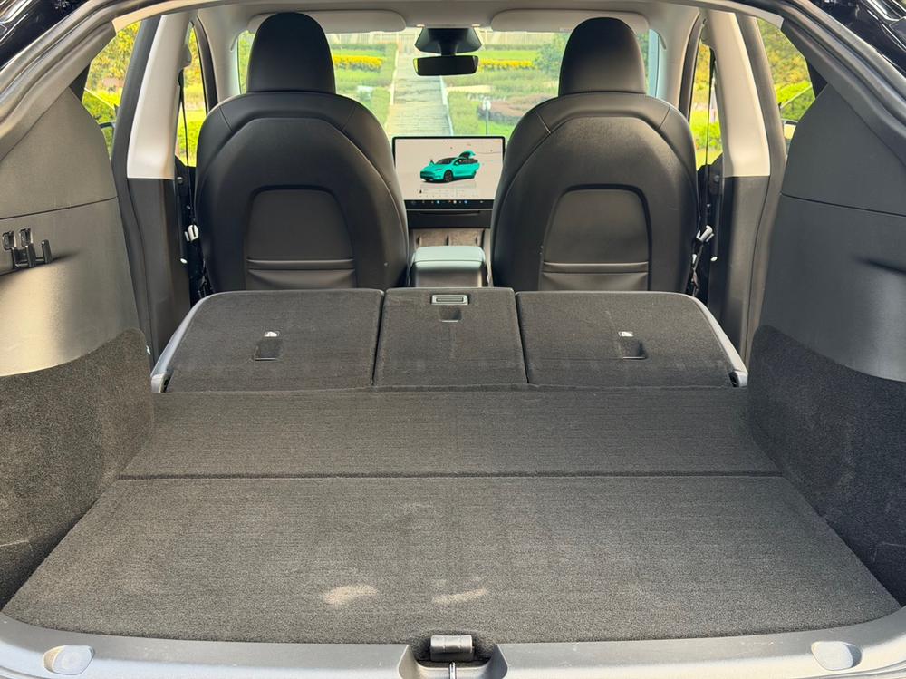 Tesla Model Y 2024 #20 Tesla Model Y 2024 car image #20