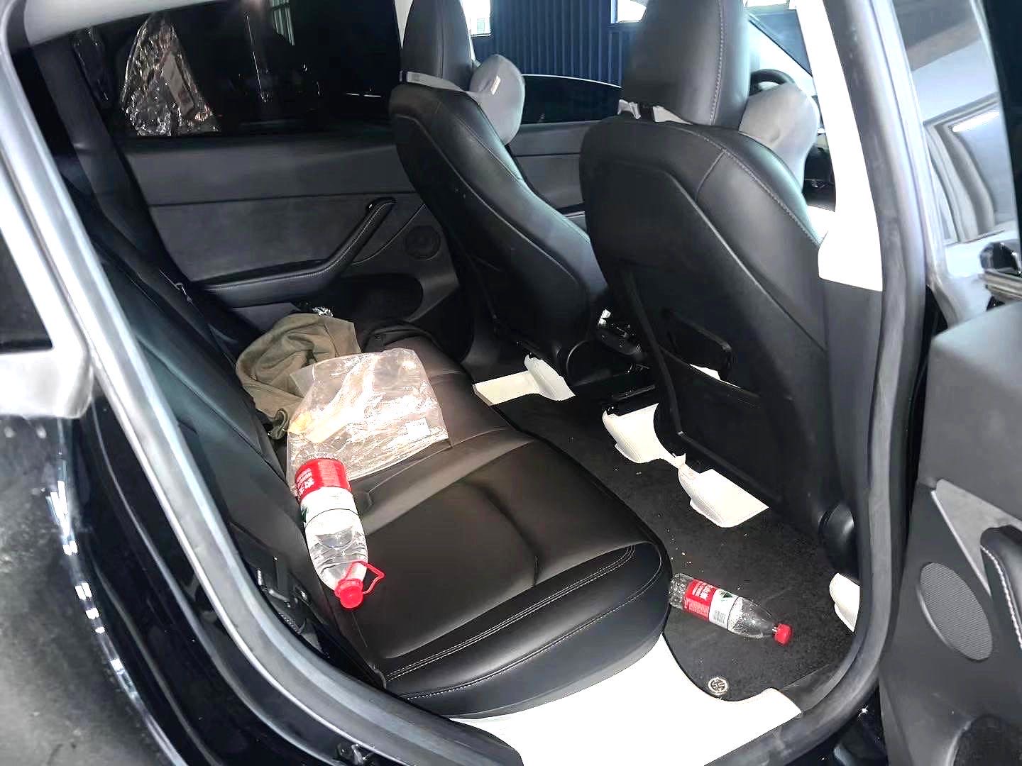 Tesla Model Y 2023 car image #4