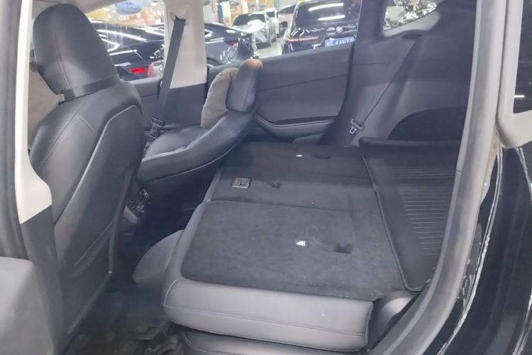 Tesla Model Y 2024 imagem de carro #17