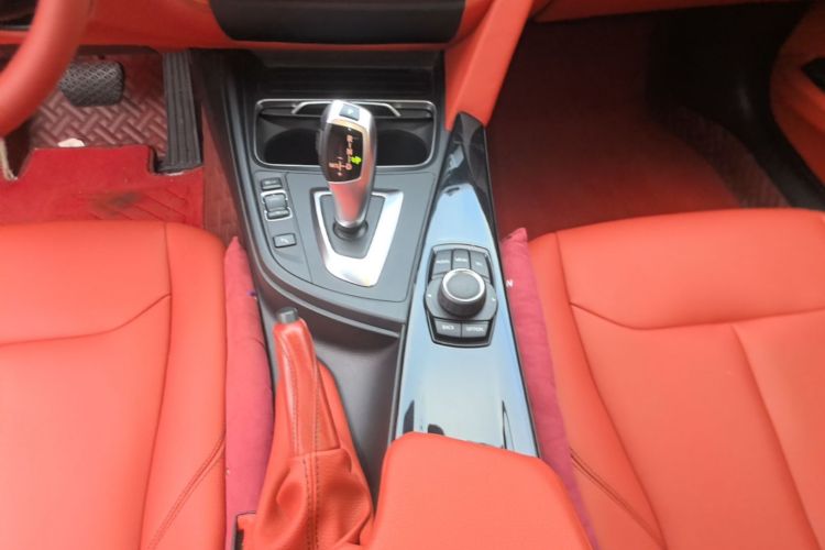 BMW 3 Series GT 2016 immagine di auto #14