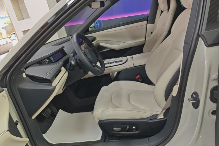 MI SU7 2025 car image #19