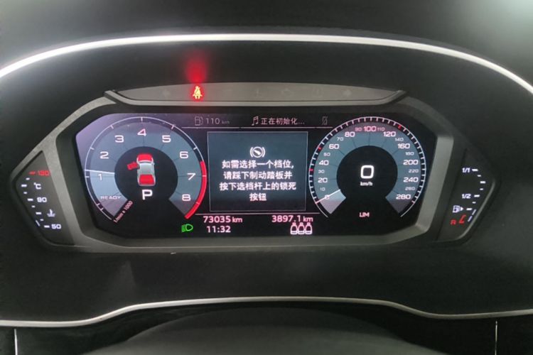 Audi Q3 2019 car image #16