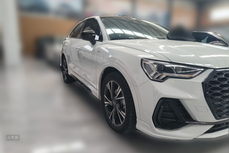 Audi Q3 2022 car image #4