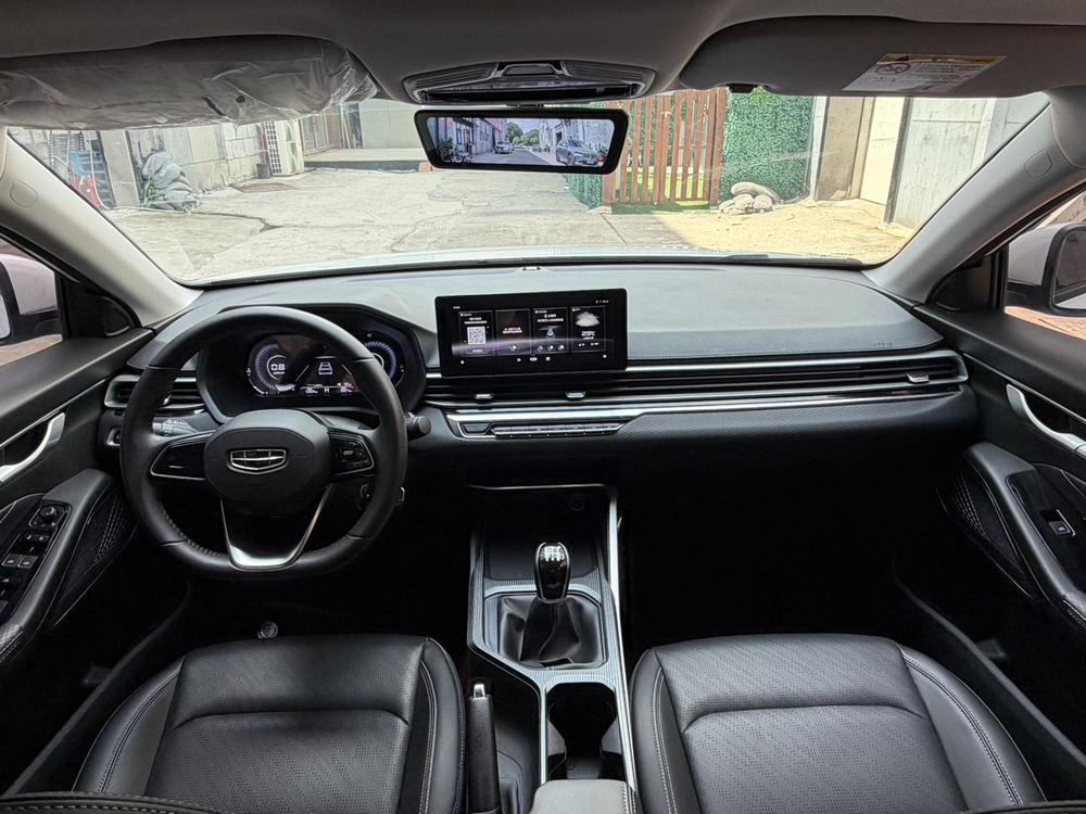 GEELY Emgrand 2022 #12 GEELY Emgrand 2022 car image #12