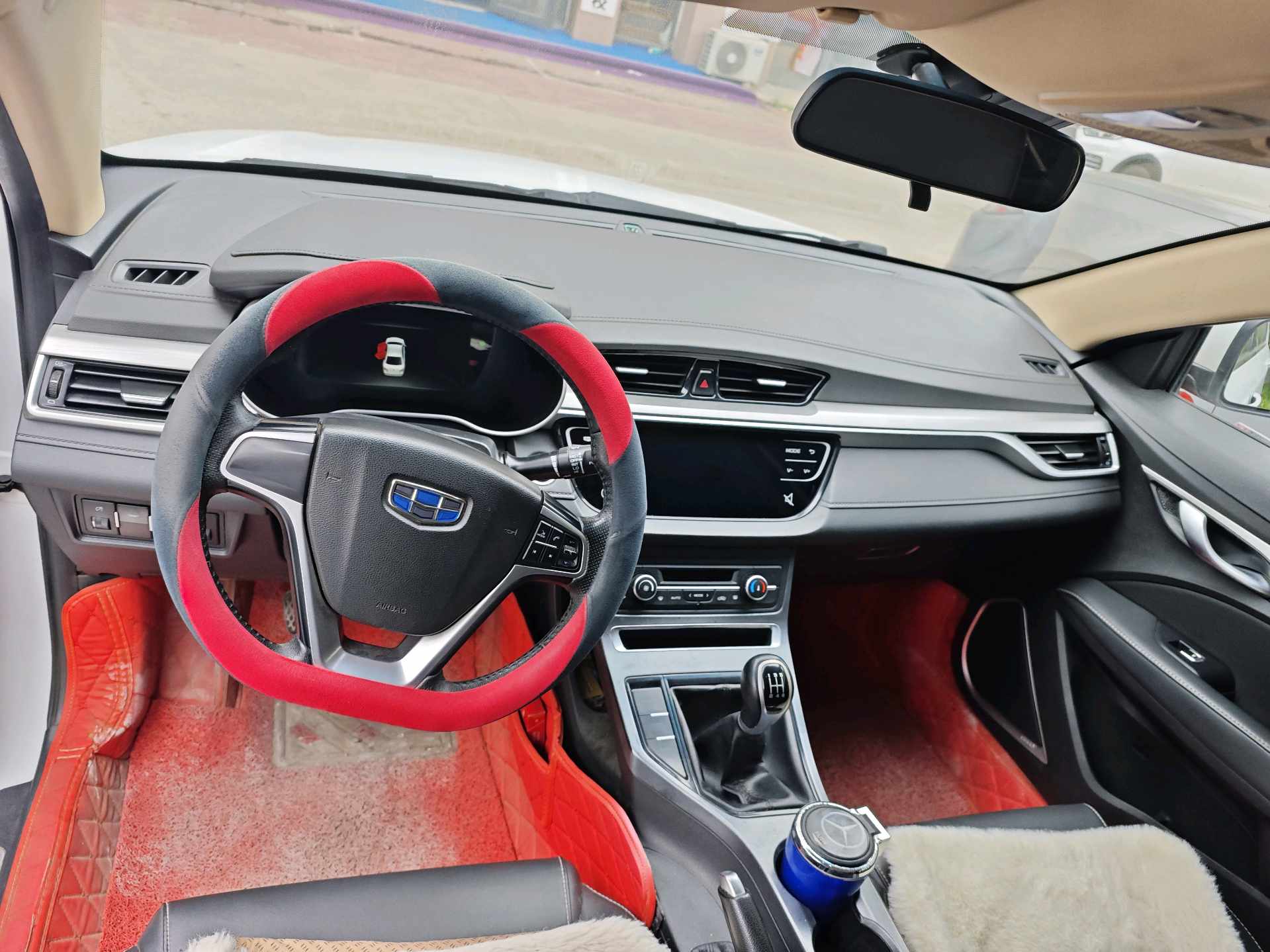 GEELY Emgrand 2019 imagen de coche #12