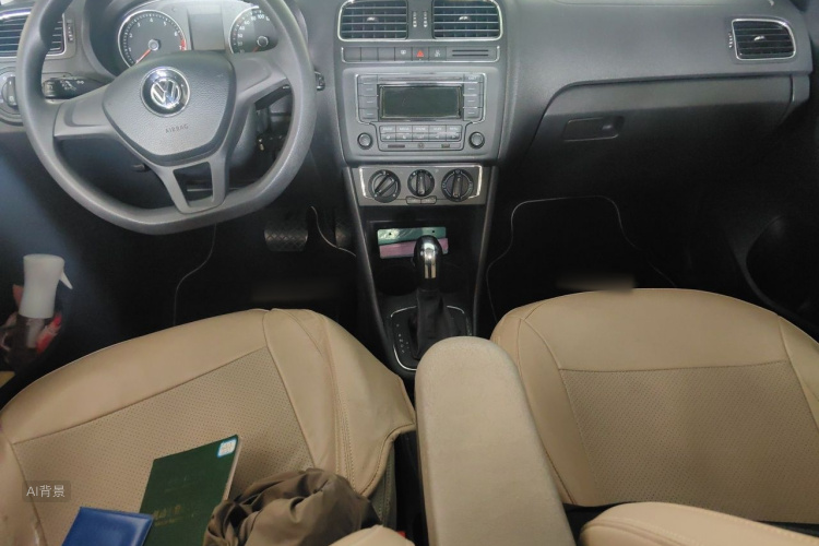 Volkswagen Polo 2015 car image #11