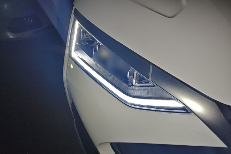 BYD Han 2021 immagine di auto #8