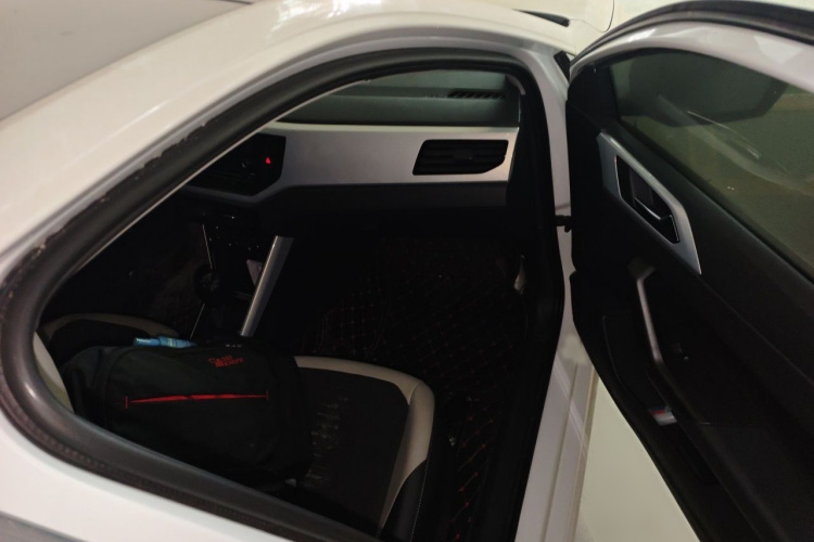 Volkswagen Polo 2021 car image #24