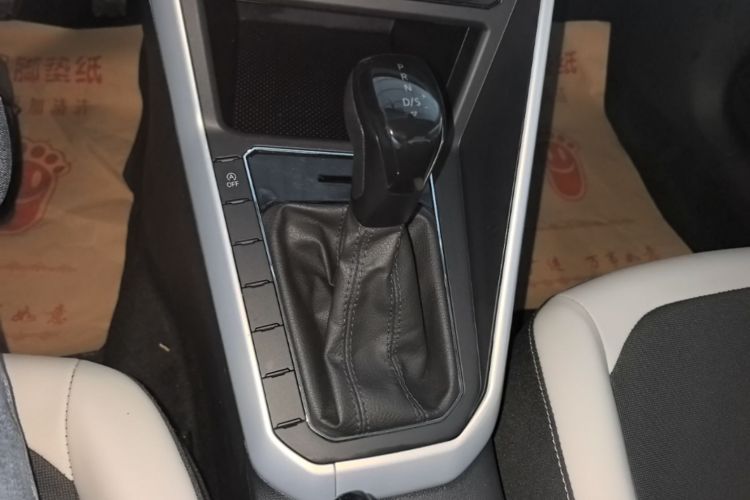 Volkswagen Polo 2019 car image #14