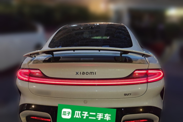 MI SU7 2024 immagine di auto #4