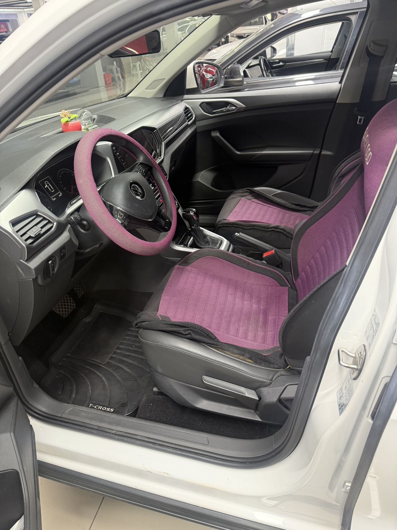 Volkswagen T-Cross 2021 #4 Volkswagen T-Cross 2021 car image #4