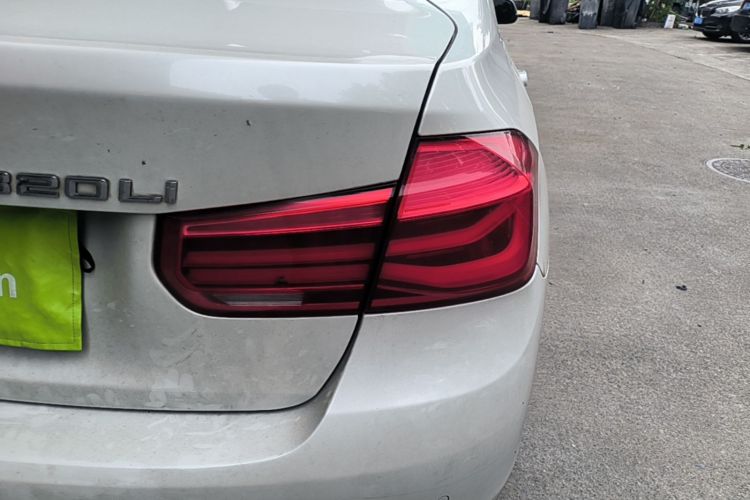 BMW 3 Series 2017 car image #8
