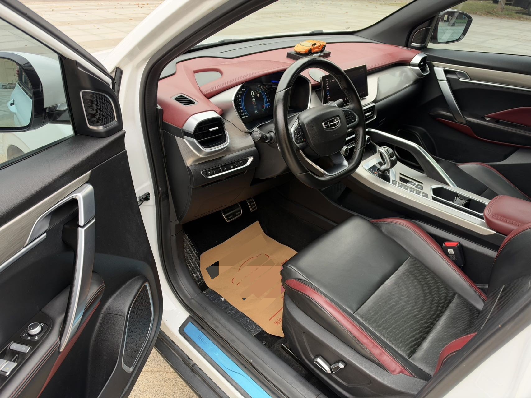 GEELY Coolray 2019 #4 GEELY Coolray 2019 изображение автомобиля #4