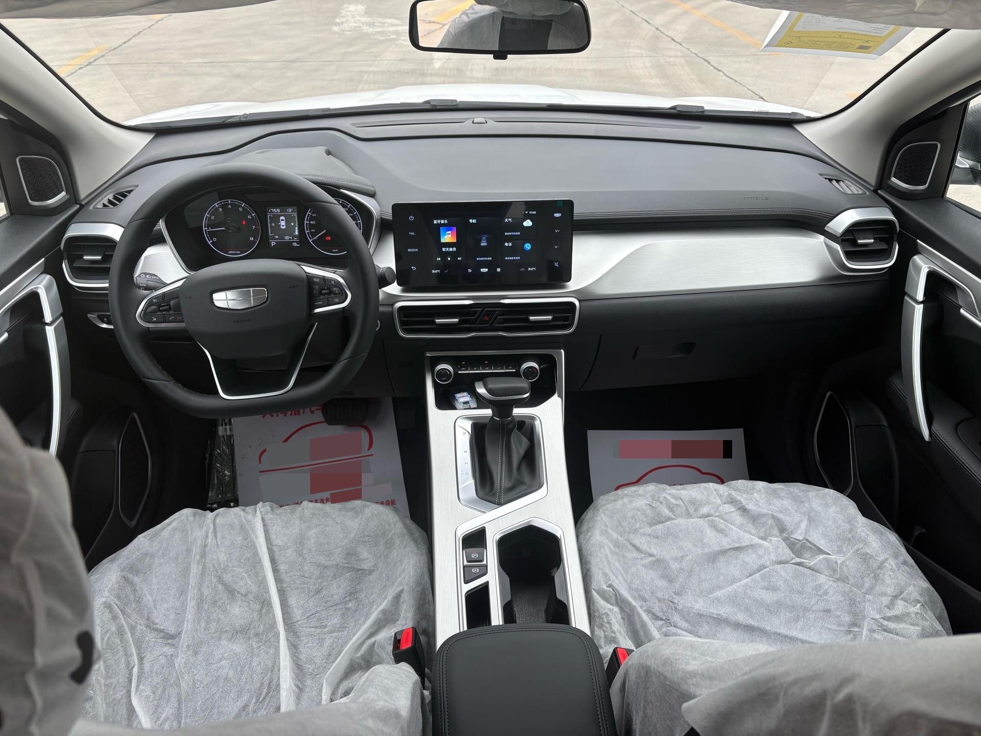 GEELY Coolray 2026 изображение автомобиля #6