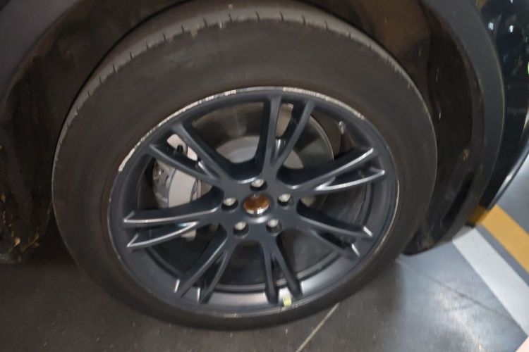 Tesla Model Y 2024 #6 Tesla Model Y 2024 car image #6