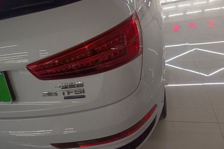 Audi Q3 2019 immagine di auto #8