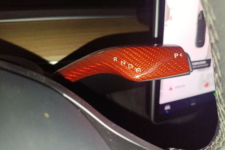 Tesla Model Y 2022 car image #14