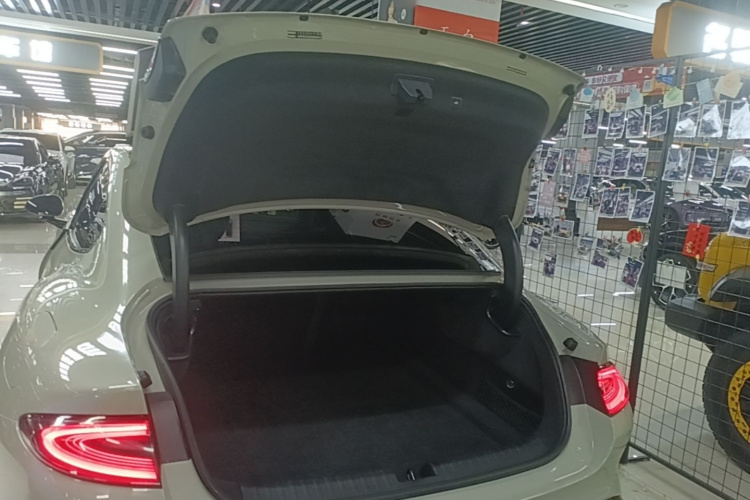 MI SU7 2025 car image #19