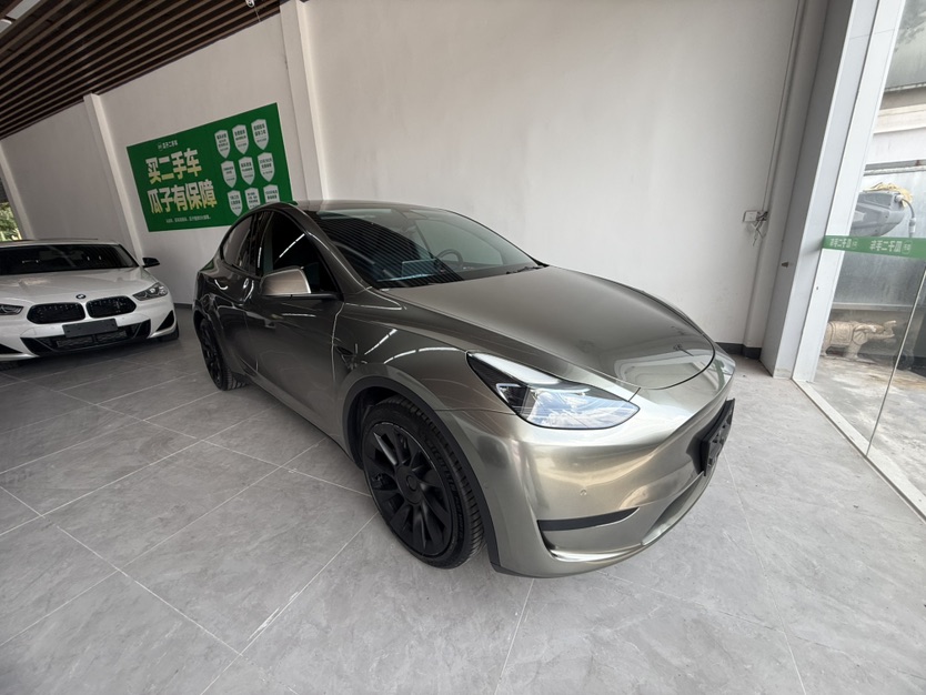 Tesla Model Y 2022 car image #3