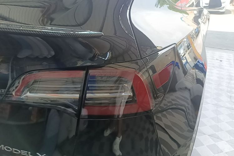 Tesla Model Y 2023 #8 Tesla Model Y 2023 car image #8