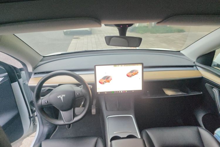 Tesla Model Y 2022 car image #16