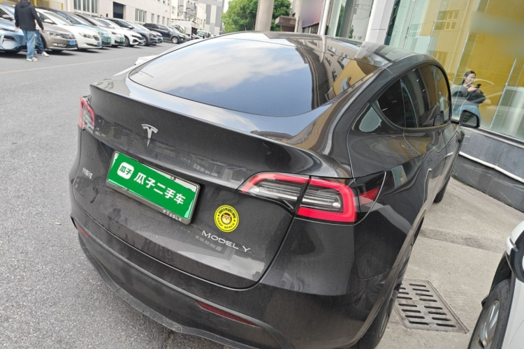 Tesla Model Y 2024 #7 Tesla Model Y 2024 immagine di auto #7