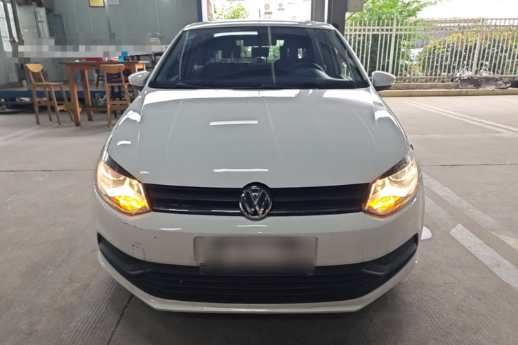 Volkswagen Polo 2017 car image #3