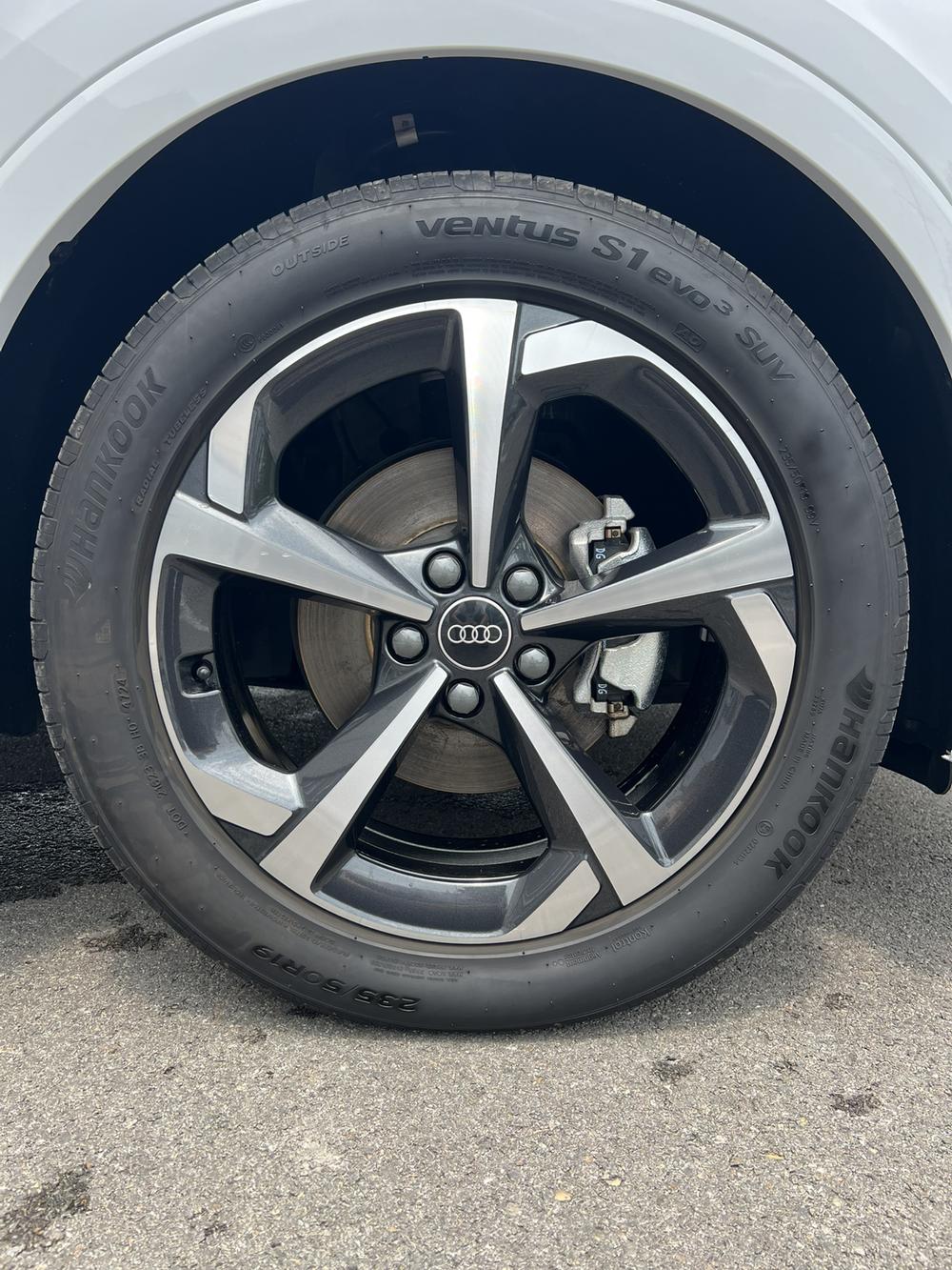 Audi Q3 2025 car image #9