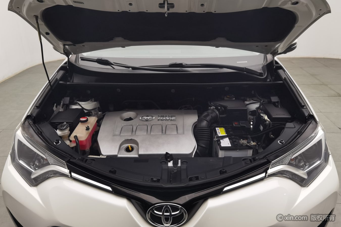 Toyota RAV4 2017 صورة سيارة #18