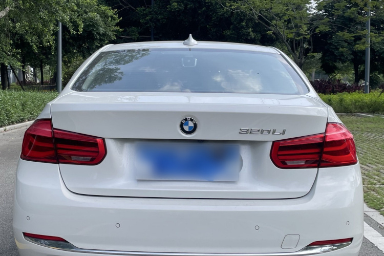 BMW 3 Series 2017 car image #6