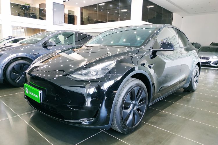 Tesla Model Y 2023 #2 Tesla Model Y 2023 car image #2