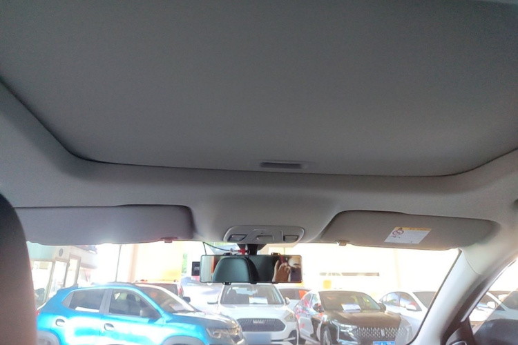 GEELY Coolray 2025 #20 GEELY Coolray 2025 car image #20