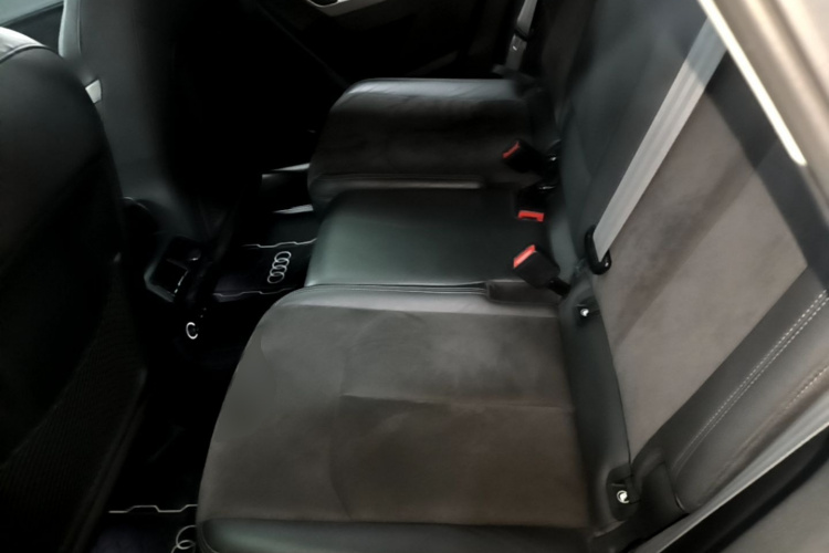 Audi Q3 2021 car image #17
