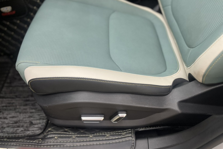 GEELY Emgrand L HiP 2022 car image #25