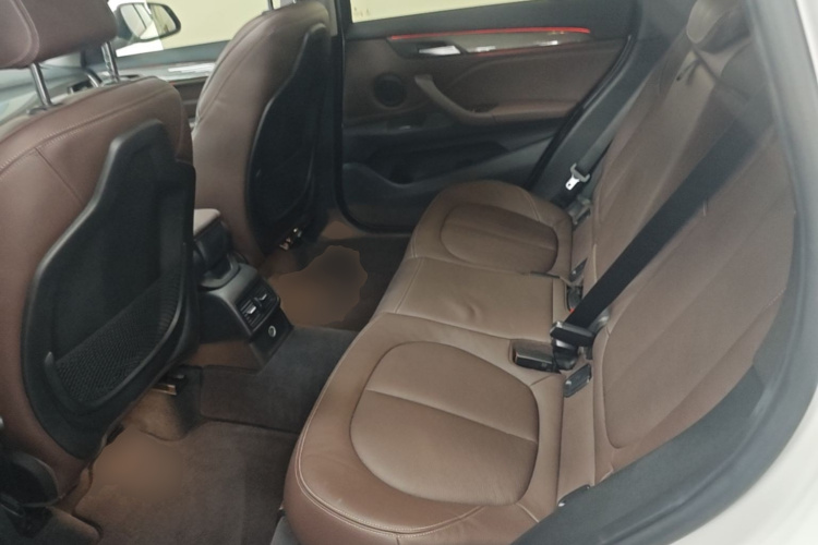 BMW X1 2018 car image #13