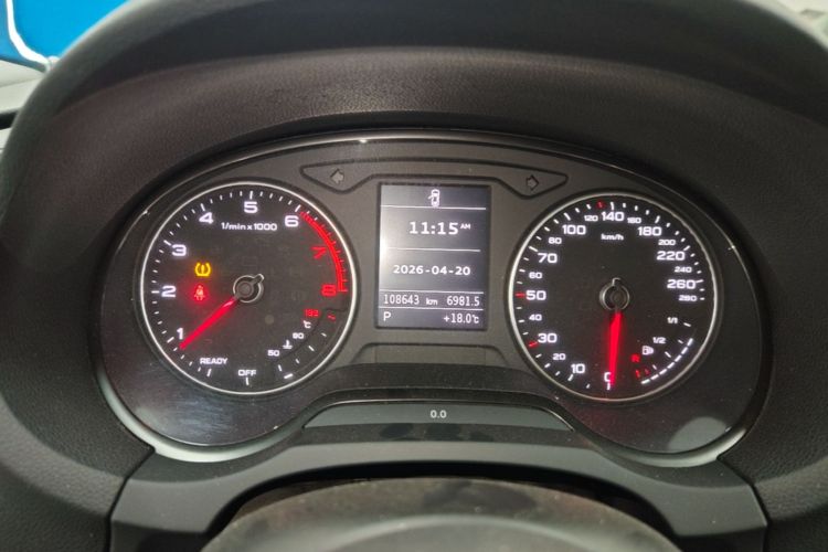 Audi A3 2018 car image #12