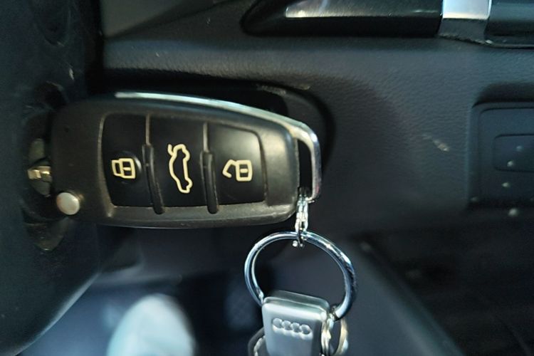Audi A3 2019 car image #9