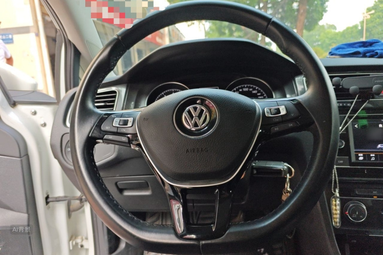 Volkswagen Golf 2018 car image #12
