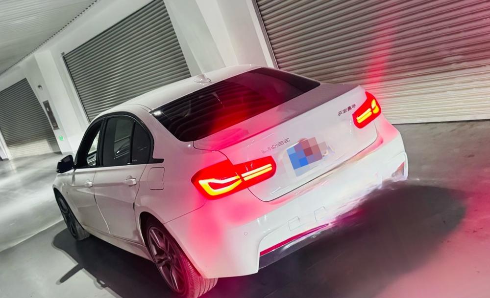 BMW 3 Series 2018 car image #7