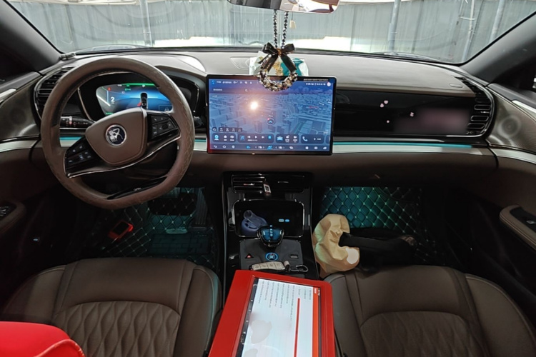 BYD Han 2024 car image #10